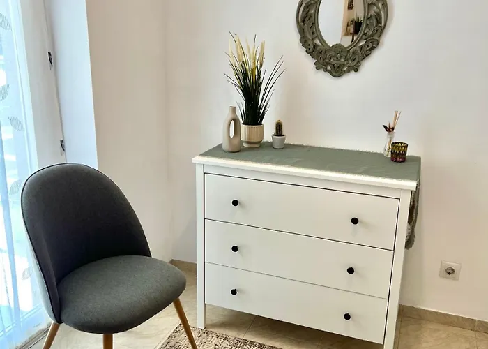 White Bliss - 1br With Balcony And Parking Apartman