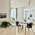 White Bliss - 1br With Balcony And Parking