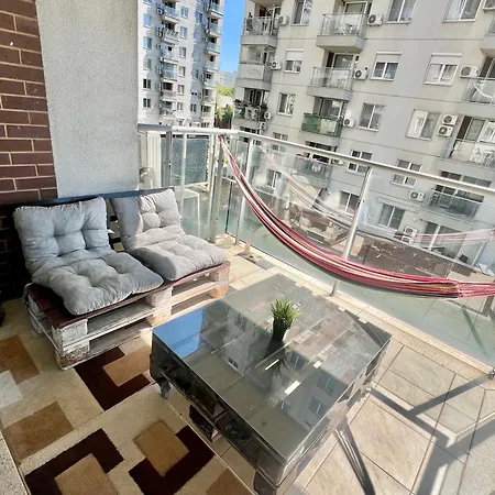 White Bliss - 1br With Balcony And Parking