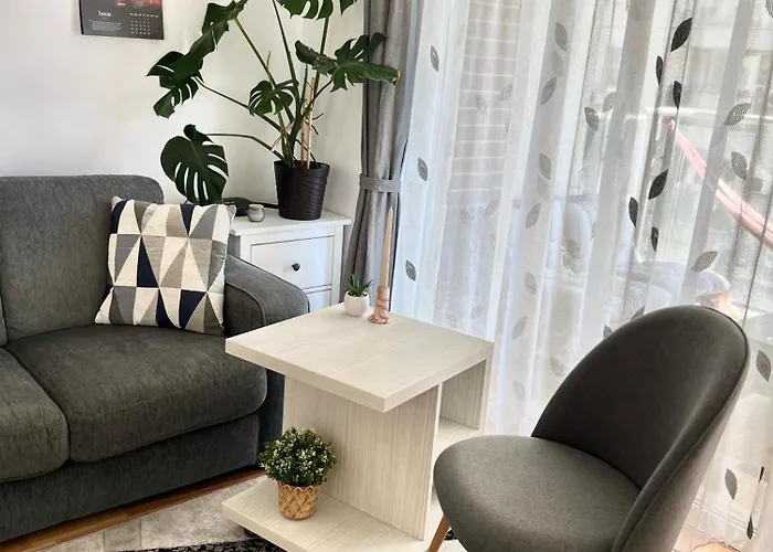 White Bliss - 1br With Balcony And Parking Apartment