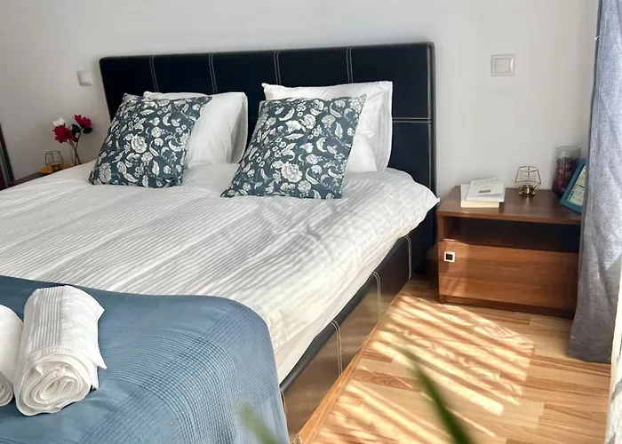 White Bliss - 1br With Balcony And Parking Apartment *