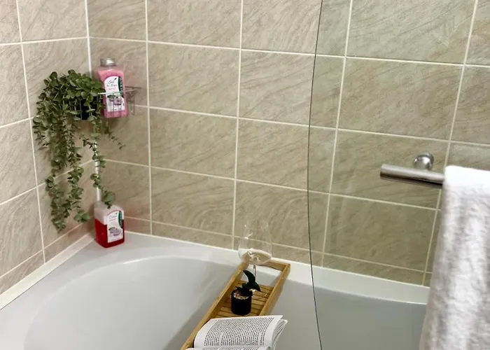 White Bliss - 1br With Balcony And Parking Apartment *