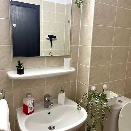 Apartment White Bliss - 1br With Balcony And Parking
